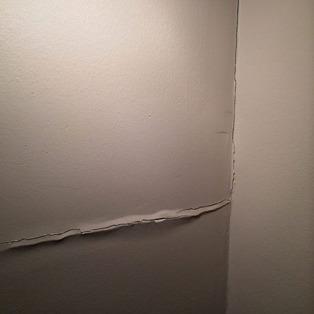 How To Repair Cracks In Drywall Joints